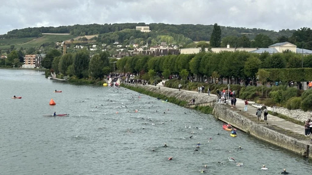 Natation sur la Marne lors du Triathlon de l'Omois — photo Jacques Bosserelle, L'Union